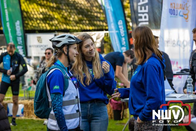 A.Vogelloop brengt maar liefst € 10.000 op voor Stichting Opkikker. - &copy; NWVFoto.nl