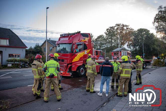 Eenzijdig ongeval met vrachtwagen door onwel wording bestuurder, N309 Zuiderzeestraatweg Oostendorp. - &copy; NWVFoto.nl