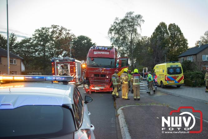 Eenzijdig ongeval met vrachtwagen door onwel wording bestuurder, N309 Zuiderzeestraatweg Oostendorp. - &copy; NWVFoto.nl