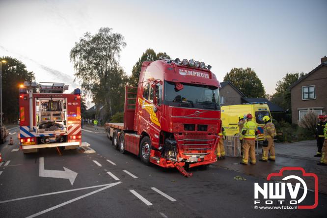 Eenzijdig ongeval met vrachtwagen door onwel wording bestuurder, N309 Zuiderzeestraatweg Oostendorp. - &copy; NWVFoto.nl