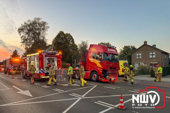 Eenzijdig ongeval met vrachtwagen door onwel wording bestuurder, N309 Zuiderzeestraatweg Oostendorp. - &copy; NWVFoto.nl