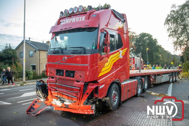 Eenzijdig ongeval met vrachtwagen door onwel wording bestuurder, N309 Zuiderzeestraatweg Oostendorp. - &copy; NWVFoto.nl
