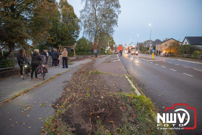 Eenzijdig ongeval met vrachtwagen door onwel wording bestuurder, N309 Zuiderzeestraatweg Oostendorp. - &copy; NWVFoto.nl