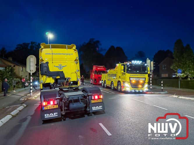 Eenzijdig ongeval met vrachtwagen door onwel wording bestuurder, N309 Zuiderzeestraatweg Oostendorp. - &copy; NWVFoto.nl