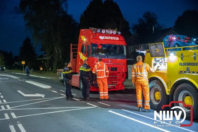 Eenzijdig ongeval met vrachtwagen door onwel wording bestuurder, N309 Zuiderzeestraatweg Oostendorp. - &copy; NWVFoto.nl