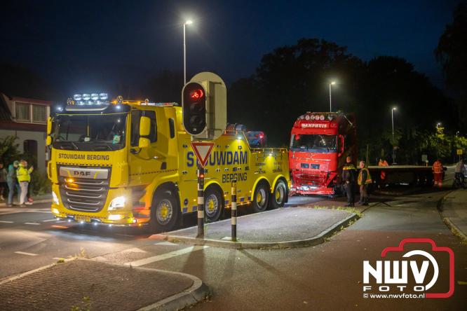 Eenzijdig ongeval met vrachtwagen door onwel wording bestuurder, N309 Zuiderzeestraatweg Oostendorp. - &copy; NWVFoto.nl