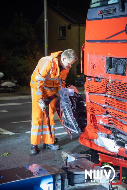 Eenzijdig ongeval met vrachtwagen door onwel wording bestuurder, N309 Zuiderzeestraatweg Oostendorp. - &copy; NWVFoto.nl