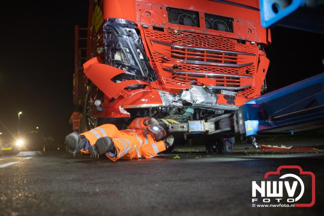 Eenzijdig ongeval met vrachtwagen door onwel wording bestuurder, N309 Zuiderzeestraatweg Oostendorp. - &copy; NWVFoto.nl