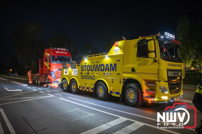 Eenzijdig ongeval met vrachtwagen door onwel wording bestuurder, N309 Zuiderzeestraatweg Oostendorp. - &copy; NWVFoto.nl