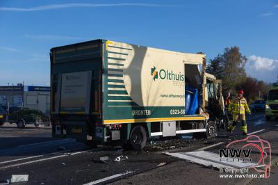 28-04-2016 Kop-staart botsing tussen twee vrachtwagens op de N310 Zuiderzeestraatweg Doornspijk - © NWVFoto.nl