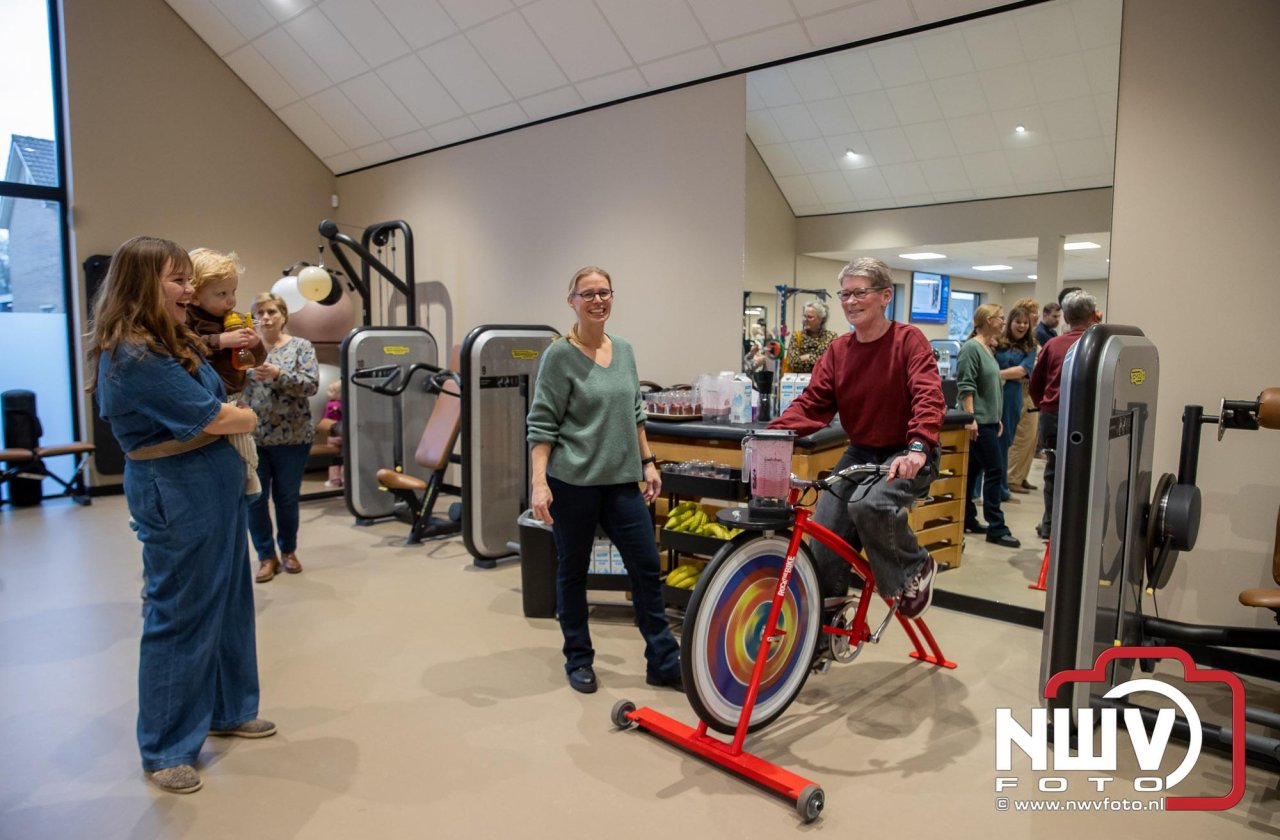 Na een grote verbouwing en uitbreiding was vrijdagmiddag de feestelijke heropening van Contour Fysiotherapie praktijk in Oldebroek.