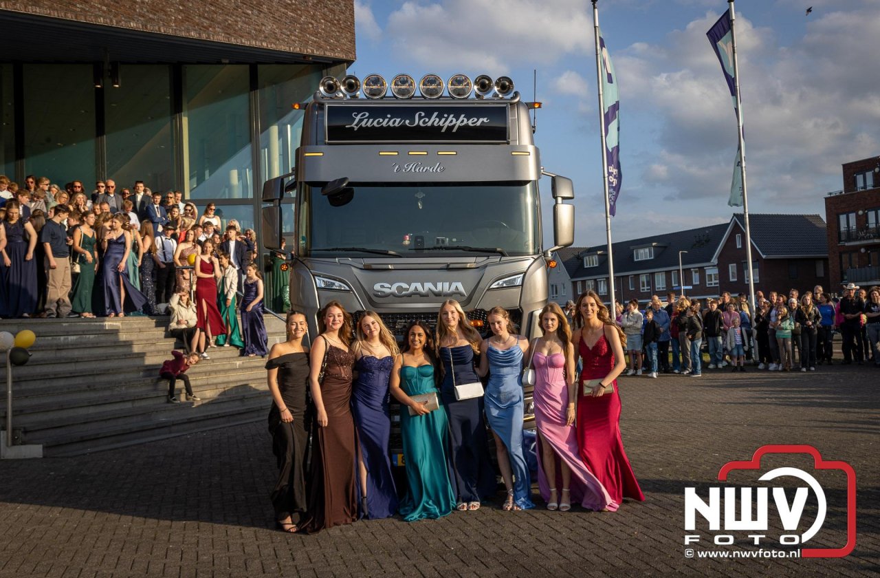 Spectaculaire aankomst en stijlvolle avond tijdens Gala Nuborgh College Oostenlicht 2026