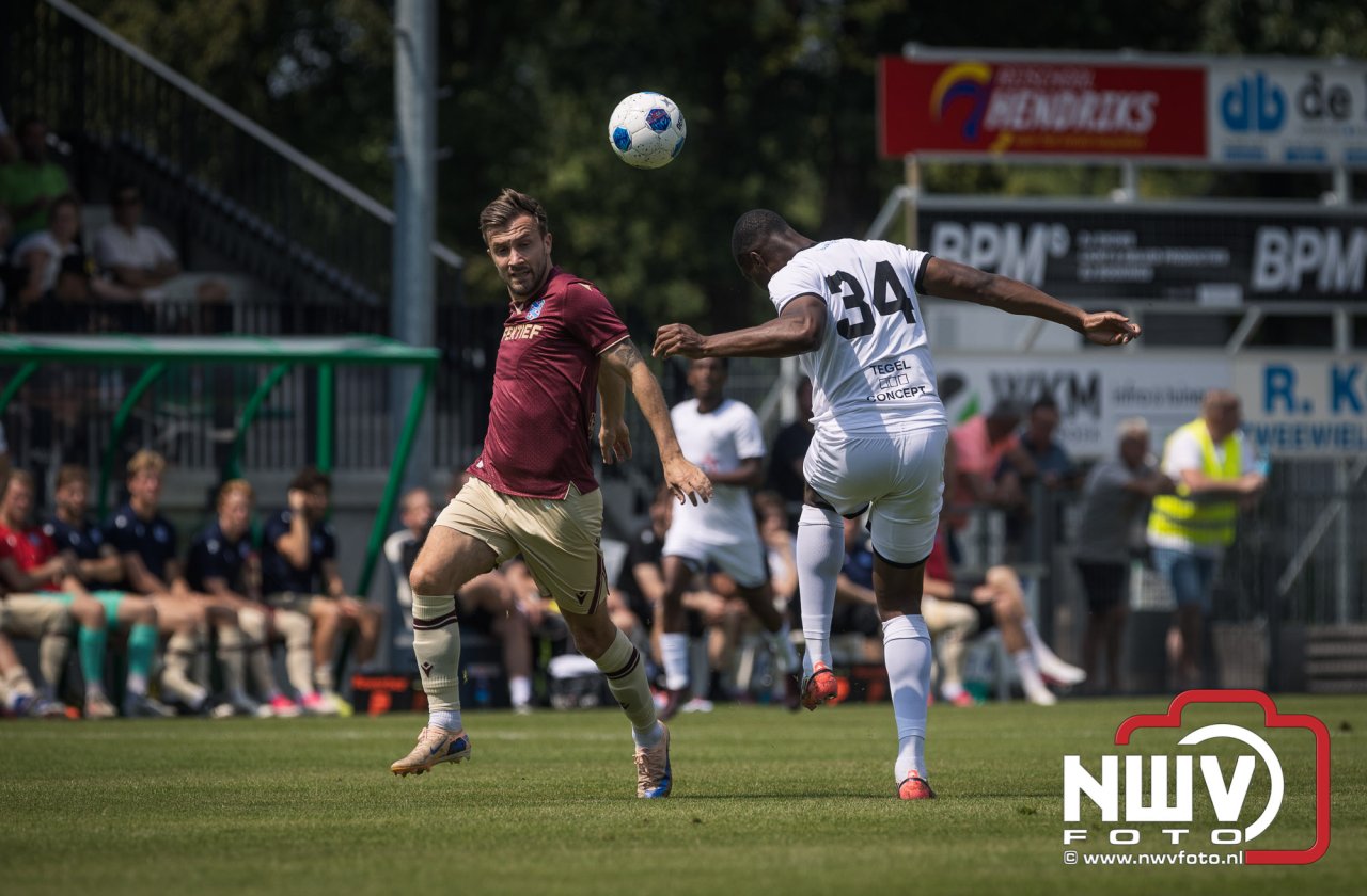 Zaterdag speelde sc Heerenveen een oefenwedstrijd op het sportpark Bovenmolen van Owios tegen OH Leuven.
