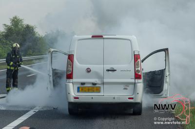 Bestelbus uitgebrand op de A28 Re 73,5 bij 't Harde 17-05-2016  - © NWVFoto.nl