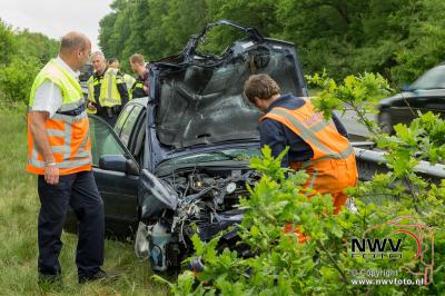 Drie gewonden bij aanrijding tussen een personenauto met vrachtwagen A28 Re 79,5 Wezep 20-05-2016. - © NWVFoto.nl