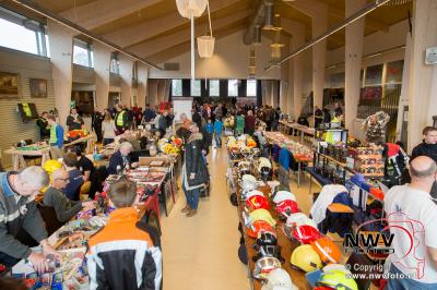 112 beurs voor eerste maal in en om kulturhus in Elspeet. - © NWVFoto.nl