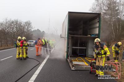 Vrachtwagen brand A28 't Harde Li 73,5 door vastgelopen remmen. - © NWVFoto.nl
