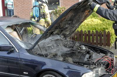 Auto vat spontaan vlam Lange Wijden Elburg. - © NWVFoto.nl