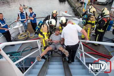 Gezamenlijke inzet oefening op de rondvaartboot.  - © NWVFoto.nl