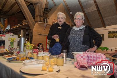 Jaarlijkse sprokkelmarkt in en om de boerderijmuseum in Oldebroek. - © NWVFoto.nl