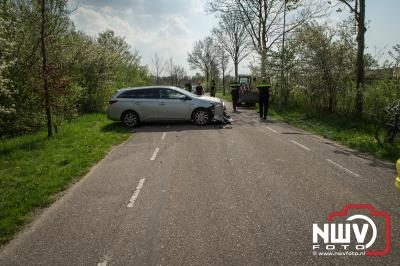 Machinist mini-shovel met onbekend letsel naar ziekenhuis na ongeval. - © NWVFoto.nl
