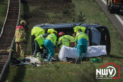 Vrouw zat tijd lang bekneld, na eenzijdig ongeval. - © NWVFoto.nl