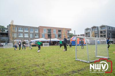 Muziek, kraampjes, hapjes, sport en spel de ingrediÃ«nten voor 'tHare in beweging. - © NWVFoto.nl