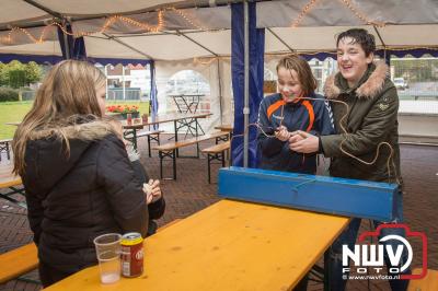 Muziek, kraampjes, hapjes, sport en spel de ingrediÃ«nten voor 'tHare in beweging. - © NWVFoto.nl