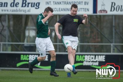 De voetbal wedstrijd voor Spieren voor Spieren op het Owios veld is geÃ«indigd in een gelijkspel 8-8 - © NWVFoto.nl