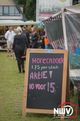 Langstedag markt in het winkelcentrum op 't Harde. - © NWVFoto.nl