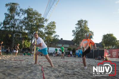 sv 'tHarde organiseerde samen met Kokki's cafe een beachvolleybal toernooi op het grasveld aan de Singel op 't Harde.   - © NWVFoto.nl