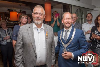 Onderscheiding Officier in de Orde van Oranje-Nassau voor Johan Beun. - © NWVFoto.nl