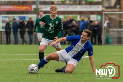 Verdediging 't Harde lek als een vergiet. - © NWVFoto.nl