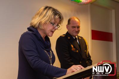 Burgemeester Tanja Hasseloop-Amsing  van Oldebroek, heeft zaterdagavond  zes koninklijke onderscheidingen uitgereikt. - © NWVFoto.nl