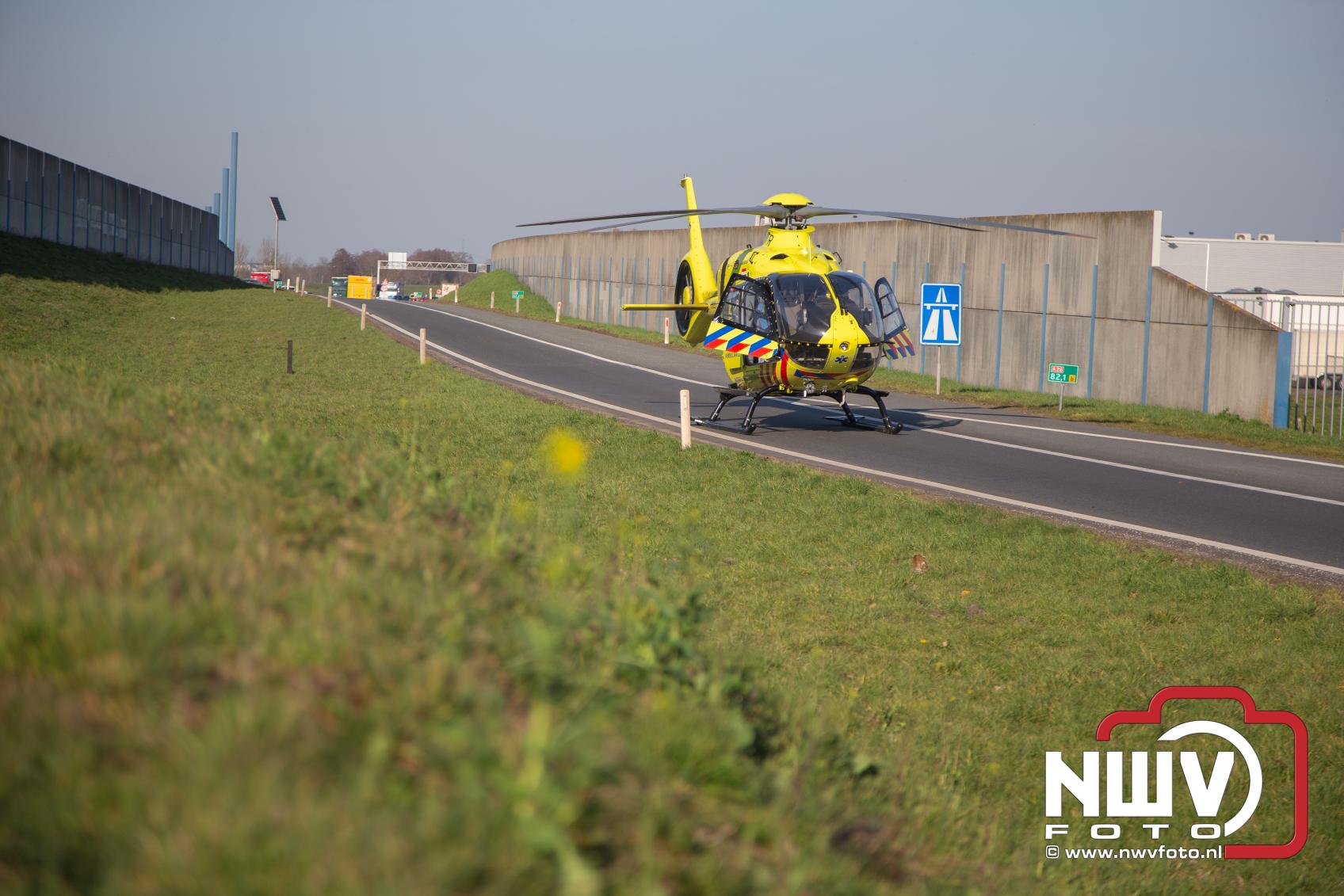 Ernstig ongeval tussen kind met fiets en vrachtwagen, traumahelikopter landt bij A28 - © NWVFoto.nl