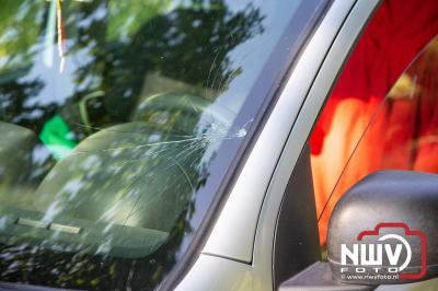 Hoge gras mogelijk oorzaak van ongeval auto, fietser in Doornspijk - © NWVFoto.nl