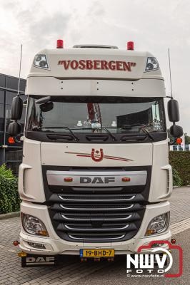 Gezellige meetings van vrachtwagens op het industrieterrein van 't Harde. - © NWVFoto.nl