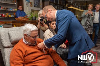 Onderscheiding Ridder in de Orde van Oranje Nassau voor Chris Hengeveld. - © NWVFoto.nl