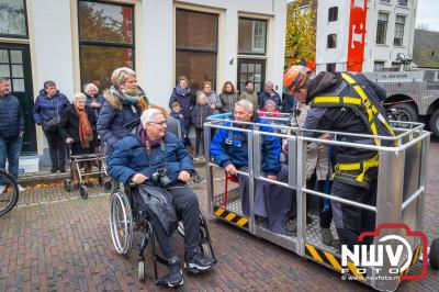 Wim Hengeveld had de wens om nog een keer vanaf kerkhoogte over Elburg te kijken. - © NWVFoto.nl